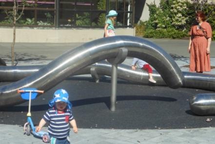 Stainless Design Worm at home in Dunedin Garden